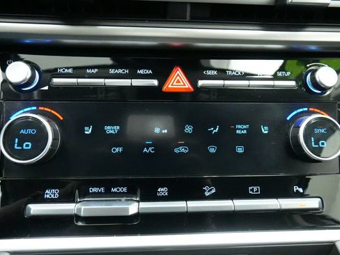 Used 2025 Hyundai Santa Fe SEL AWD/4WD image 35