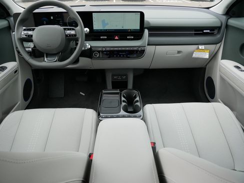 New 2025 Hyundai Ioniq 5 Limited image 9