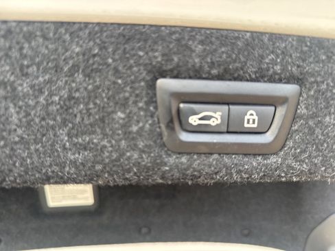 Used 2018 BMW M550i xDrive image 27