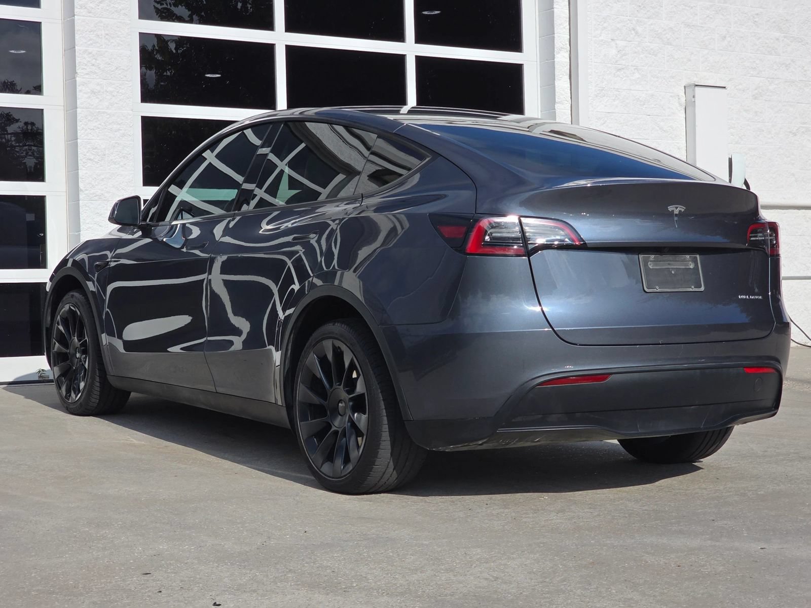 Used 2023 Tesla Model Y Long Range AWD/4WD image 7