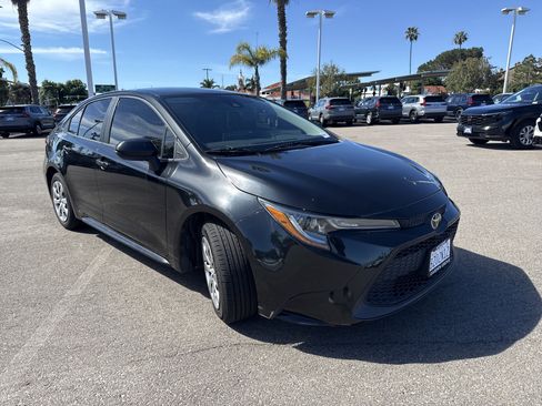 Used 2021 Toyota Corolla LE image 7