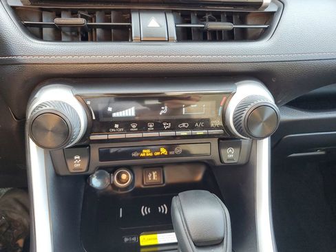 Certified 2025 Toyota RAV4 LE image 23