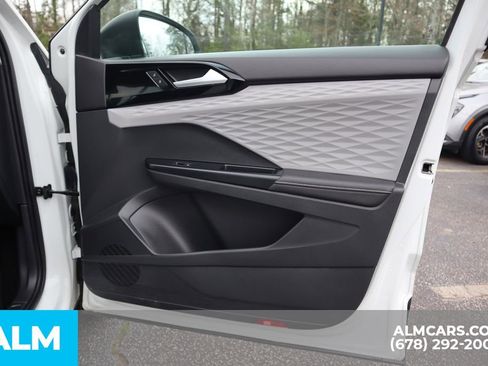 Used 2024 Volkswagen Taos S image 27