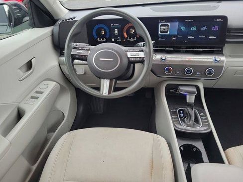 Used 2025 Hyundai Kona SE FWD image 12