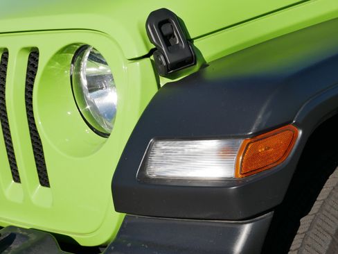 Used 2021 Jeep Wrangler Unlimited Sport image 13