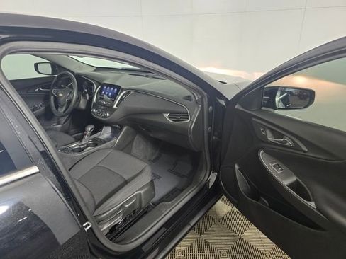 Used 2025 Chevrolet Malibu RS image 14