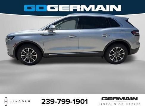 Used 2023 Lincoln Nautilus FWD w/ Premium Package image 3