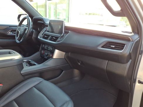 Used 2023 Chevrolet Tahoe Z71 w/ Luxury Package AWD/4WD image 21