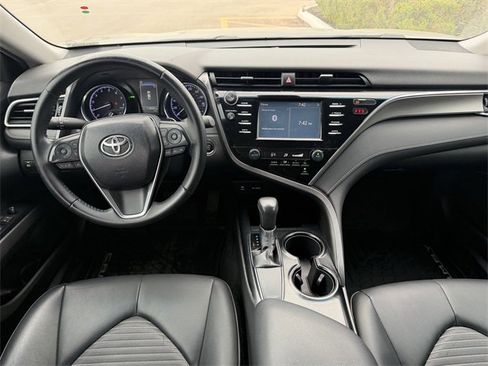 Used 2018 Toyota Camry SE w/ Convenience Package image 9