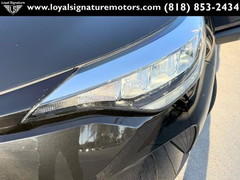 Used 2020 Toyota C-HR LE FWD image 32