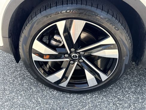 Used 2023 Volvo XC40 B5 Plus w/ Protection Package Premier AWD/4WD image 20
