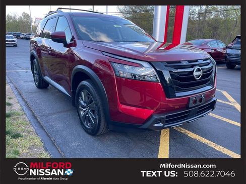 Certified 2023 Nissan Pathfinder SV w/ SV Premium Package AWD/4WD image 7