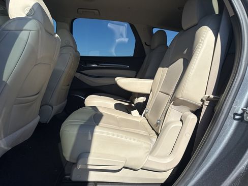 Used 2020 Buick Enclave Premium image 12