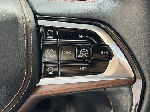 Used 2024 Jeep Grand Cherokee L Summit w/ High Altitude Package image 23