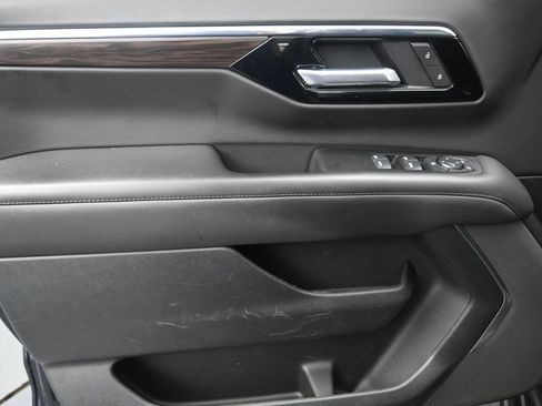 Used 2025 Chevrolet Tahoe LS RWD image 11