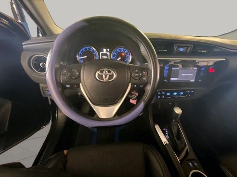 Used 2018 Toyota Corolla SE FWD image 5
