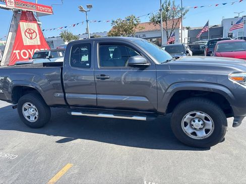 Used 2016 Toyota Tacoma SR RWD image 3