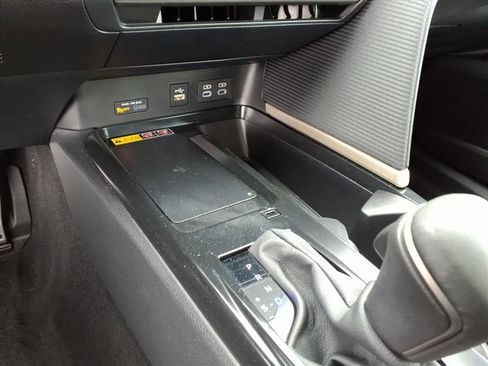 Certified 2025 Toyota Camry SE image 24