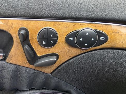 Used 2008 Mercedes-Benz E 550 Sedan image 10