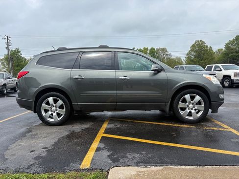 Used 2010 Chevrolet Traverse LT w/ LT Special Edition Package AWD/4WD image 5