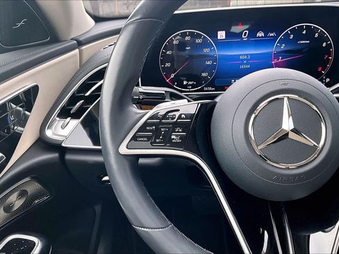 Certified 2025 Mercedes-Benz E 350 4MATIC Sedan image 24