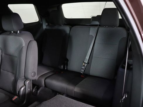 Used 2022 Chevrolet Traverse LT FWD image 32