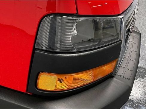 Used 2025 GMC Savana 3500 LT w/ LT Preferred Equipment Group RWD image 23