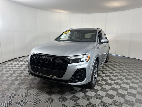 Certified 2025 Audi Q7 2.0T Premium Plus w/ Premium Plus Package image 2