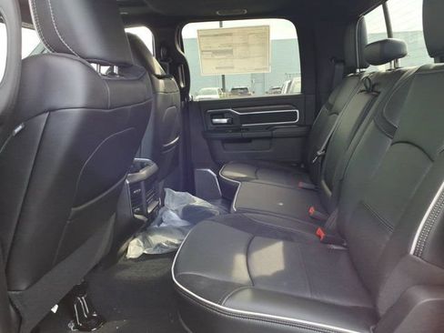 New 2026 RAM 2500 Laramie AWD/4WD image 15