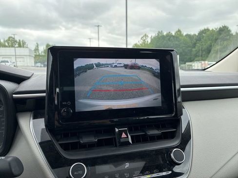 Used 2023 Toyota Corolla LE FWD image 12
