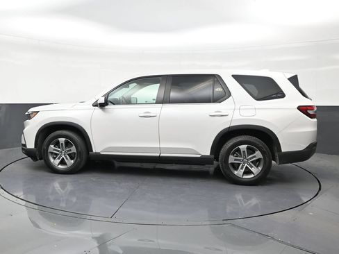 Used 2025 Honda Pilot EX-L image 2