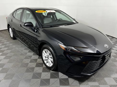 Certified 2025 Toyota Camry LE FWD image 3