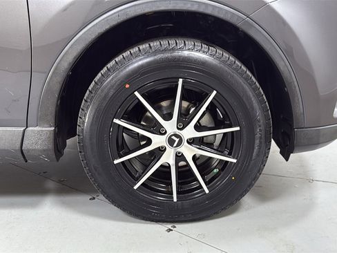 Used 2017 Toyota RAV4 LE image 21