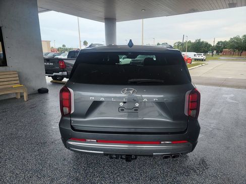 Used 2024 Hyundai Palisade Calligraphy FWD image 4