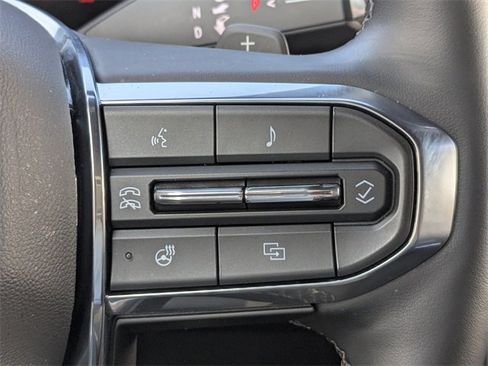 Used 2025 GMC Yukon Denali image 32