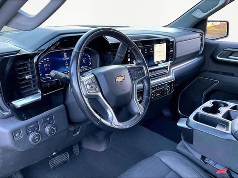 Used 2022 Chevrolet Silverado 1500 LT image 12