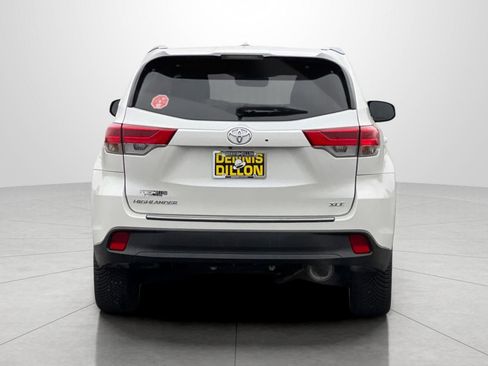 Used 2018 Toyota Highlander XLE image 5