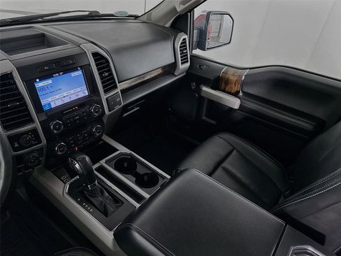 Used 2019 Ford F150 Lariat image 29