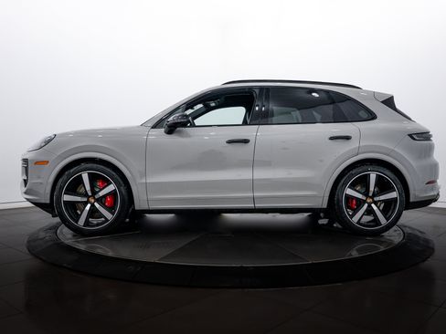 New 2026 Porsche Cayenne S AWD/4WD image 2