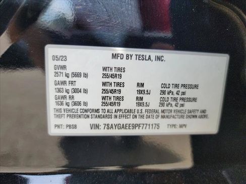 Used 2023 Tesla Model Y Long Range AWD/4WD image 23