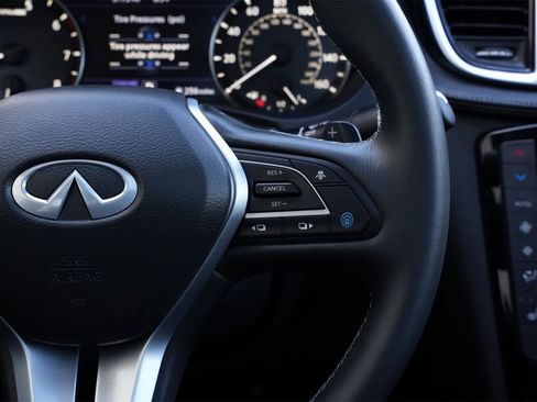 Certified 2025 INFINITI QX50 Luxe image 11