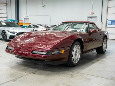 Used 1993 Chevrolet Corvette Convertible RWD image 45