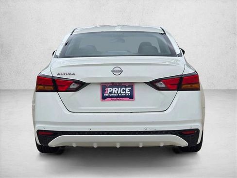 Used 2025 Nissan Altima 2.5 SV FWD image 7