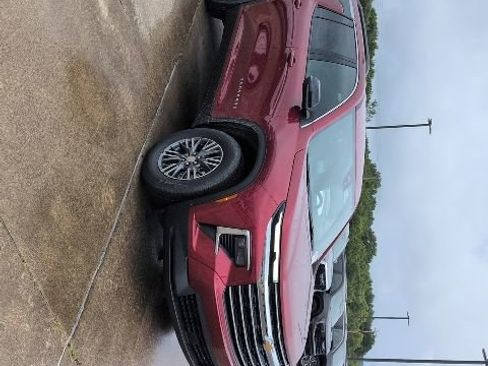 New 2026 Chevrolet Traverse LT w/ Driver Confidence Package FWD image 3