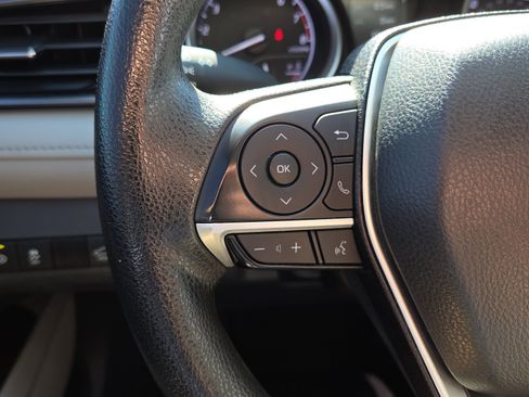 Used 2022 Toyota Camry LE image 27