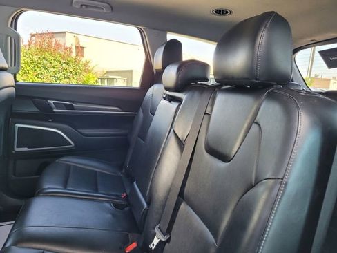 Certified 2022 Kia Telluride LX FWD image 16
