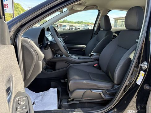Used 2019 Honda HR-V LX image 11