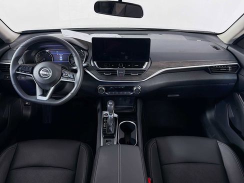 New 2025 Nissan Altima 2.5 SL AWD/4WD image 3