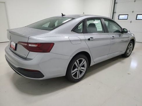 Used 2024 Volkswagen Jetta SE FWD image 35