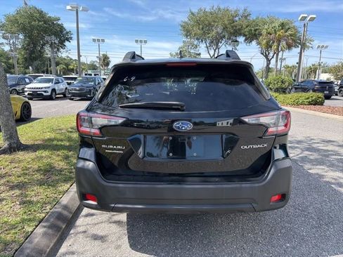 Used 2023 Subaru Outback Premium AWD/4WD image 4